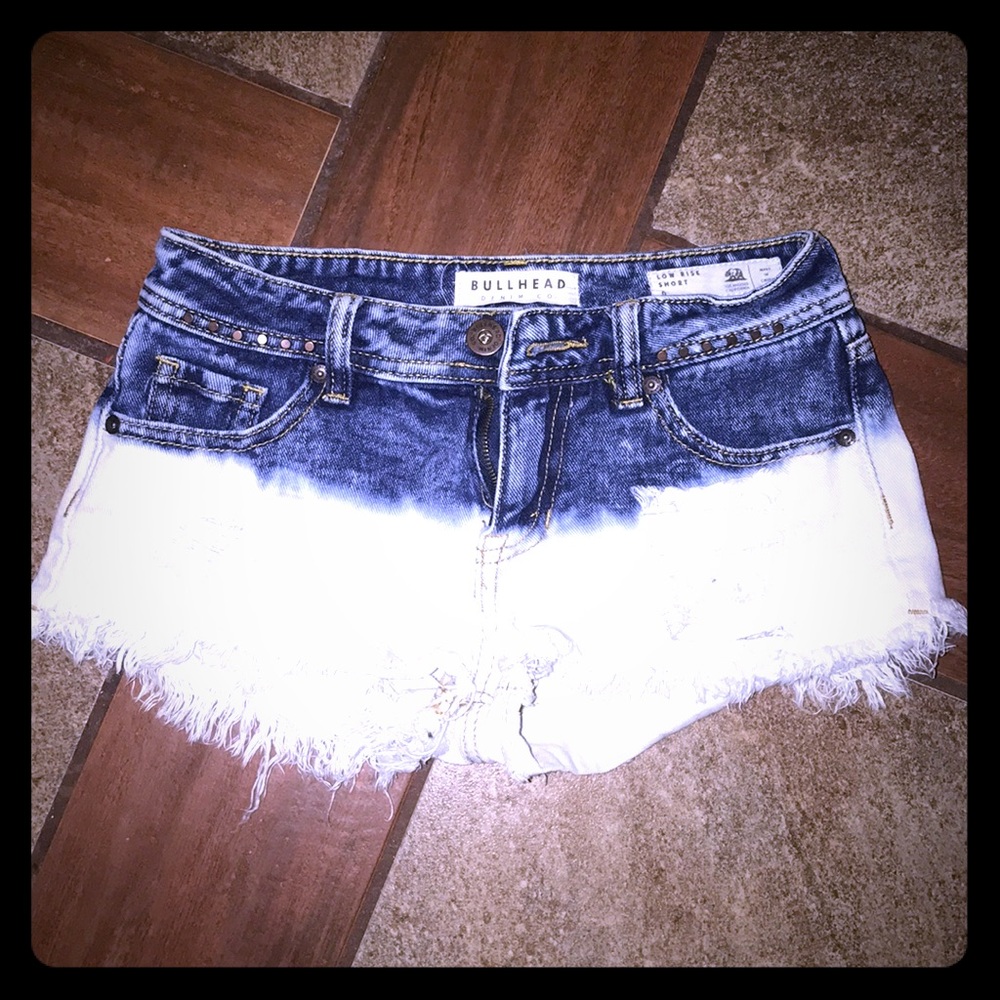 Bullhead Distressed dip dye cut offs